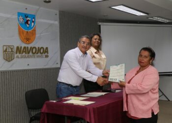 Reciben 178 navojoenses actas y certificados corregidos por trámites del ayuntamiento
