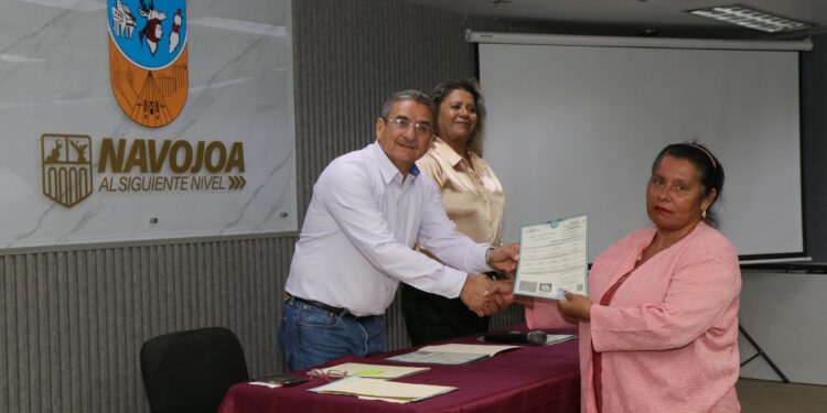 Reciben 178 navojoenses actas y certificados corregidos por trámites del ayuntamiento