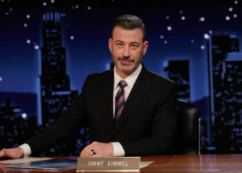 Compañeros presentadores internacionales celebran regreso de Jimmy Kimmel a la TV