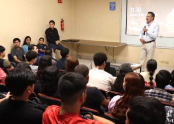 SOSTIENE JAVIER LAMARQUE DIÁLOGO DIRECTO CON ESTUDIANTES DEL ITSON NÁINARI