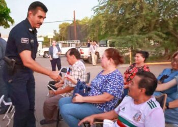 CON PROGRAMA POLICÍA COMUNITARIO SE ESCUCHA Y ATIENDE A VECINAS Y VECINOS DEL BLVD. RAMÍREZ