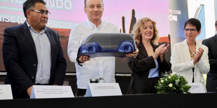 Gobernador Durazo coloca a Sonora en el mapa mundial de la electromovilidad con prototipo de vehículo eléctrico BMC