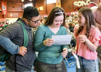 Gobernador Durazo abre convocatoria de Beca-Terapias 2025