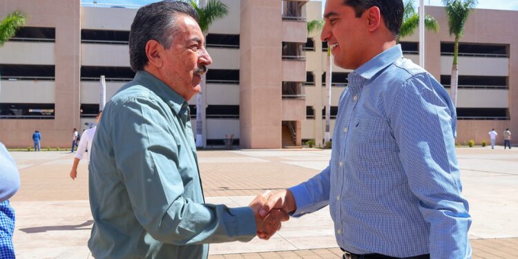 Reconoce Javier Lamarque proyectos de software diseñados por estudiantes universitarios