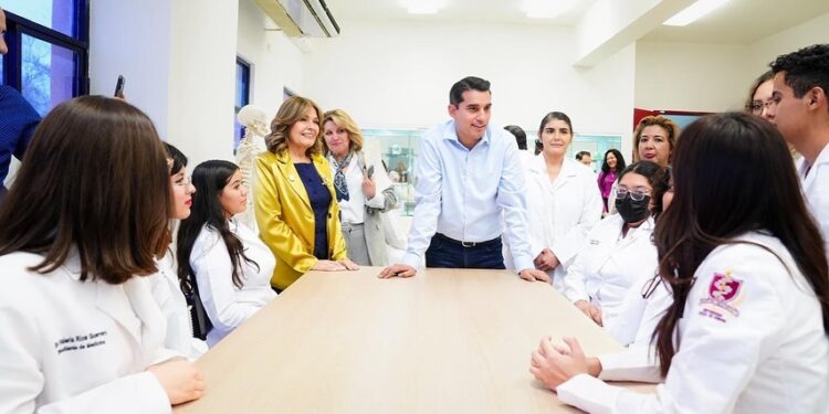 Inaugura Gobierno de Sonora Aula Dinámica de Medicina en la UES: SEC
