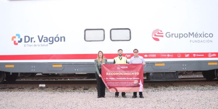 Reconoce Gobierno Municipal labor del Dr. Vagón, el Tren de la Salud