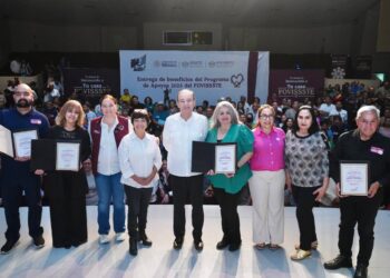 Gobernador Durazo y Sedatu garantizan certeza jurídica a familias con entrega de 300 escrituras del Fovissste