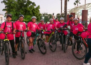 PEDALEAN NAVOJOENSES CONTRA EL CÁNCER DE MAMA CON “RODADA ROSA”