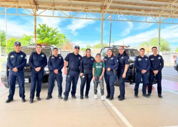 Policía Estatal en acciones para la prevención del delito en Los Olivos.