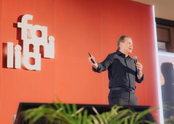 Demostrar cariño con hechos hace la verdadera amistad, estableció Pablo Fletcher en el Tercer Congreso de la Familia