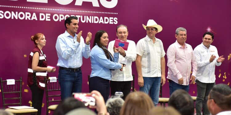 Centro de neurodesarrollo, becas y apoyos a productores trigueros entrega Gobernador Durazo en Navojoa