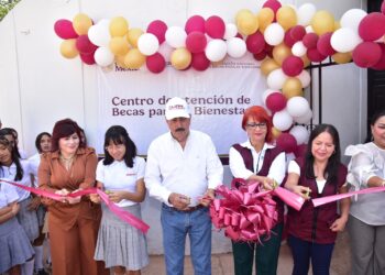 Participa Javier Lamarque en inauguración del centro de atención de becas para el bienestar en Pueblo Yaqui