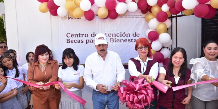 Participa Javier Lamarque en inauguración del centro de atención de becas para el bienestar en Pueblo Yaqui