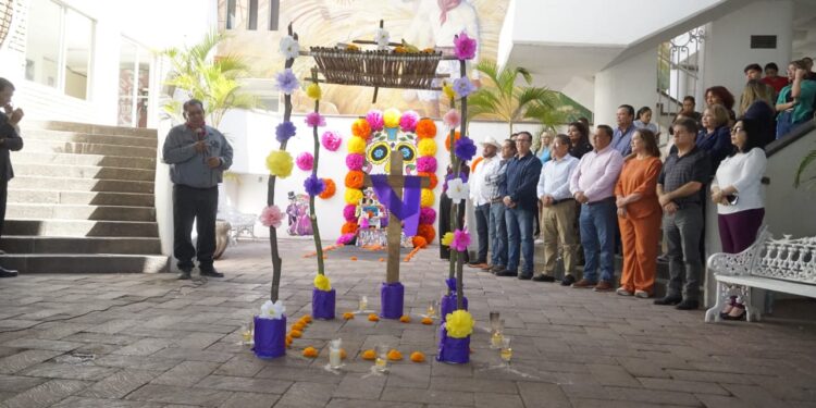 Colocan TAPANCO MAYO en palacio en fomento a tradición por el día de los fieles difuntos
