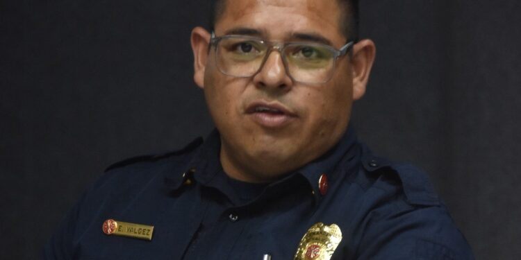 ESTARÁN PANTEONES BIEN VIGILADOS CON UN CENTENAR DE POLICÍAS MUNICIPALES