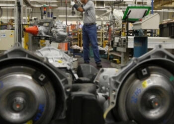 Menor actividad en la industria provoca primera contracción anual del PIB en 4 años: Inegi