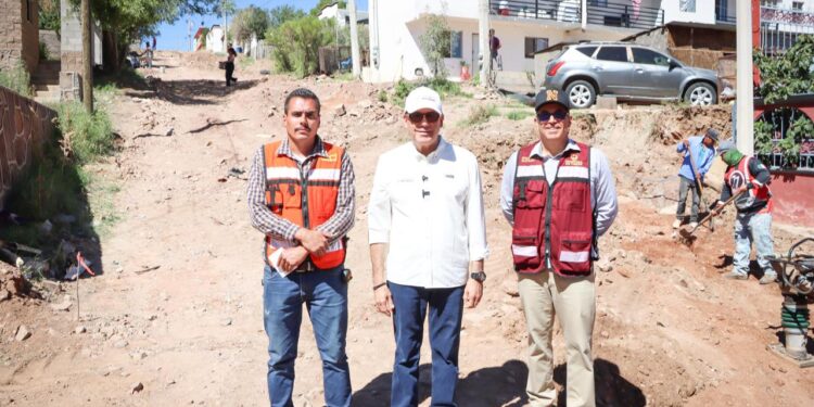 Continúan obras de pavimentación en la colonia Benito Juárez