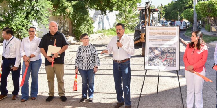 DA BANDERAZOS JAVIER LAMARQUE A OBRAS PÚBLICAS DE DESARROLLO URBANO EN CAJEME