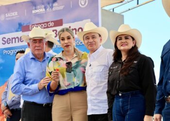 Gobernador Durazo beneficia a pequeños y medianos ganaderos sonorenses con entrega de maquinaria y sementales bovinos