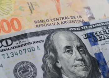 Caen peso y bolsa mexicana ante fortaleza del dólar