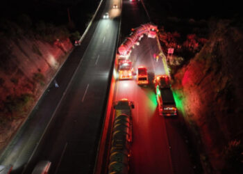 Autopista Chamapa-Lechería, cerrada por accidente con pipa de doble remolque