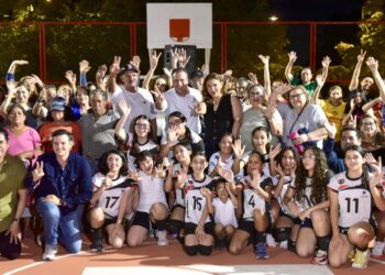 Entrega Toño Astiazarán como nuevo el parque Copacabana