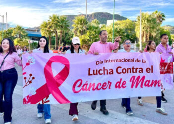 Realiza Ayuntamiento de Guaymas Caminata por el Día Internacional de la lucha contra el Cáncer de Mama