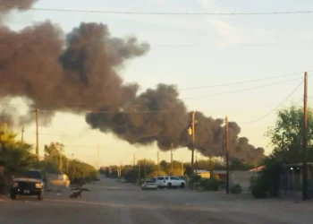 Incendio de neumáticos provoca fuerte contaminación en el norte de la ciudad