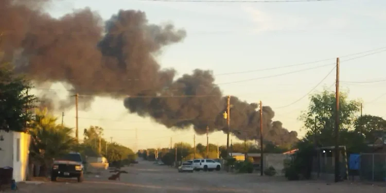 Incendio de neumáticos provoca fuerte contaminación en el norte de la ciudad