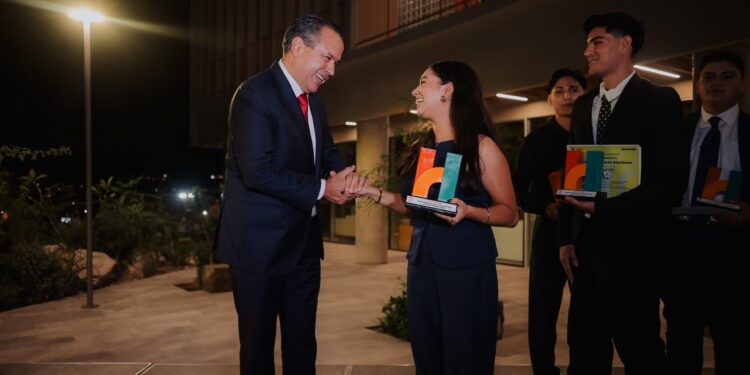 Destaca Alcalde talento de jóvenes en Premio Municipal de la Juventud 2025