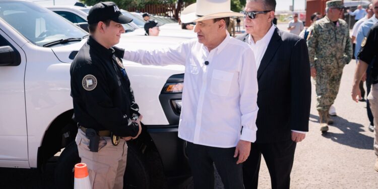 Con entrega de equipamiento y estímulos a personal de la Fiscalía de Sonora, Gobernador Durazo reconoce resultados en reducción delictiva