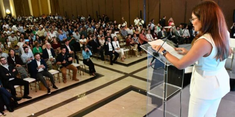 Con más de mil 500 personas inicia el Cuarto Foro Mundial de Energía Solar