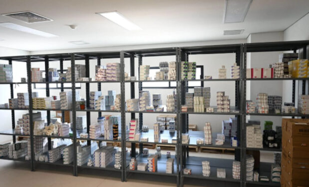Pese a incumplimientos de farmacéuticas, abasto de medicamentos está por arriba del 90%: Sheinbaum