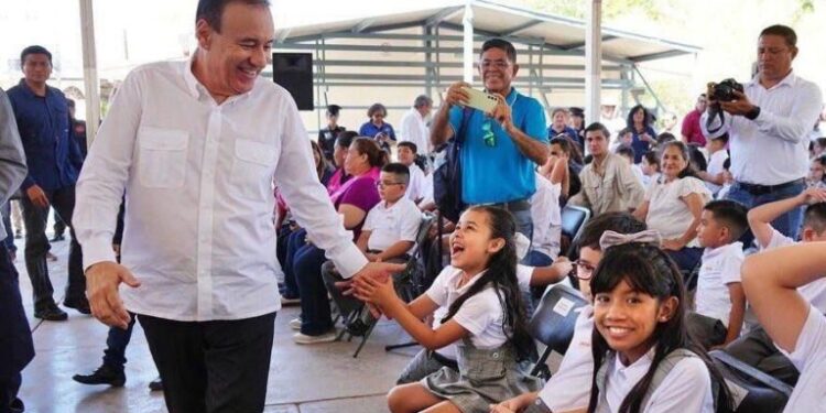 Gobernador Durazo logra disminuir deserción escolar con histórico programa de Becas Sonora de Oportunidades