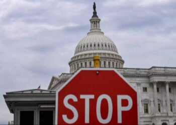 Gobierno de EU cierra por parálisis presupuestaria