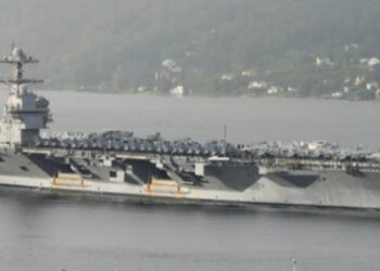 EU refuerza cerco al Caribe con el portaviones más grande del mundo