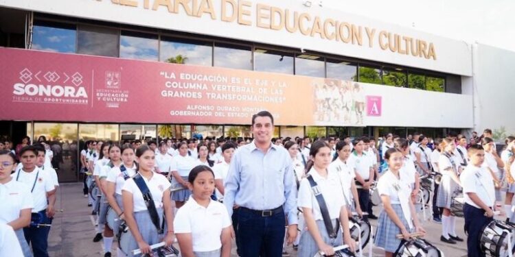 Impulsan la creación de la primera Banda de Guerra Monumental