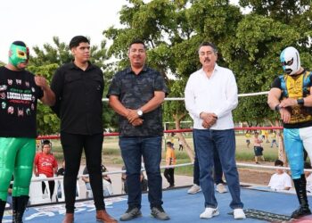 PROMUEVE JAVIER LAMARQUE CULTURA DE PAZ A TRAVÉS DE FUNCIÓN DE LUCHA LIBRE “LOS HEROES DEL BARRIO”