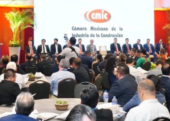 Reconocen empresarios liderazgo de Gobernador Durazo en obras estratégicas durante reunión nacional del sector