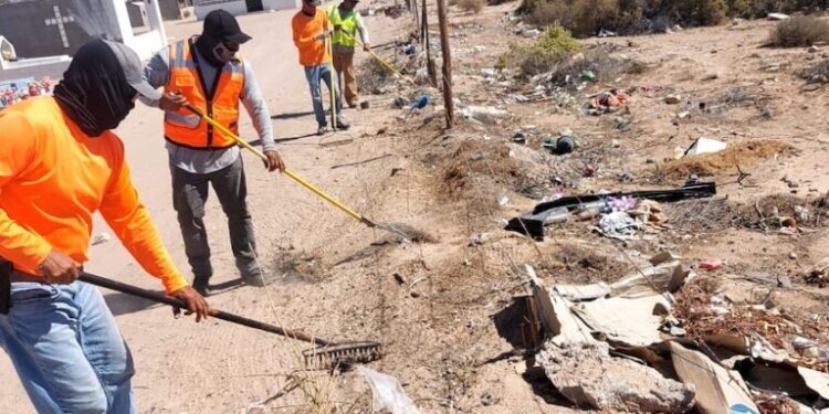 Más de 240 toneladas de basura y escombro recolectan en Peñasco