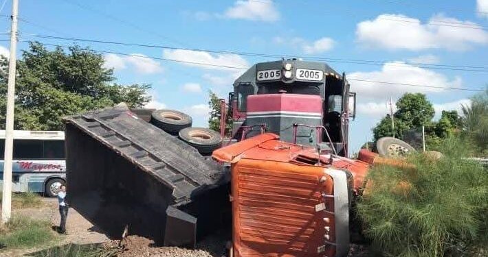 Se lleva trena Dompe en Etchojoa.