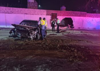 FGJES investiga hecho vial ocurrido al norte de Hermosillo que dejó a dos personas lesionadas