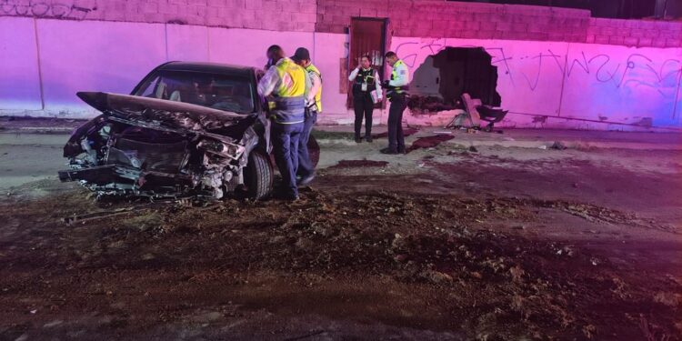 FGJES investiga hecho vial ocurrido al norte de Hermosillo que dejó a dos personas lesionadas
