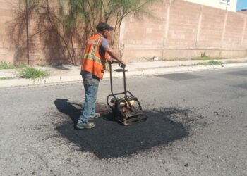 Continúan jornadas permanentes para el mantenimiento de vialidades en Hermosillo