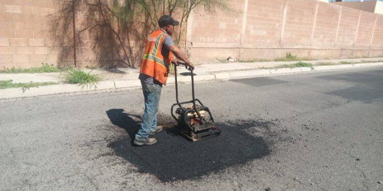 Continúan jornadas permanentes para el mantenimiento de vialidades en Hermosillo