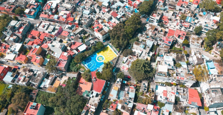 Copa 2026: rehabilitan canchas de futbol en barrios y comunidades