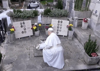 Papa León XIV celebró la misa de Difuntos en cementerio de Roma