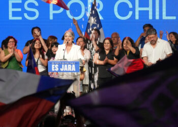 Jeannette Jara, de centroizquierda, triunfa en la primera vuelta presidencial en Chile