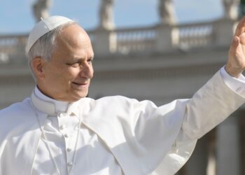 El Papa León XIV llama a los líderes mundiales a atender a las personas marginadas