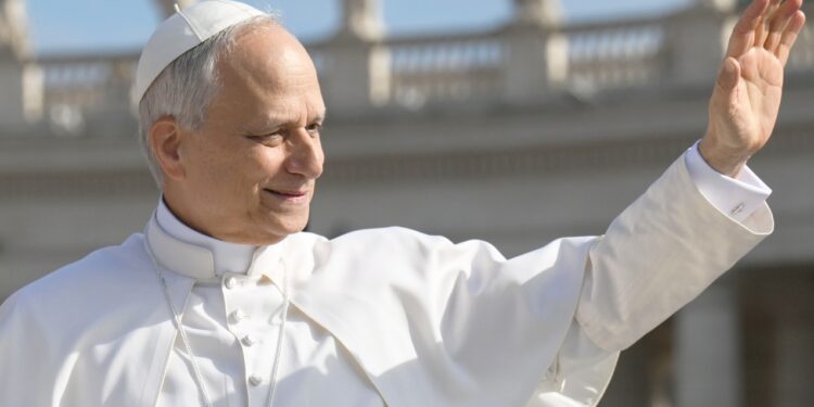 El Papa León XIV llama a los líderes mundiales a atender a las personas marginadas